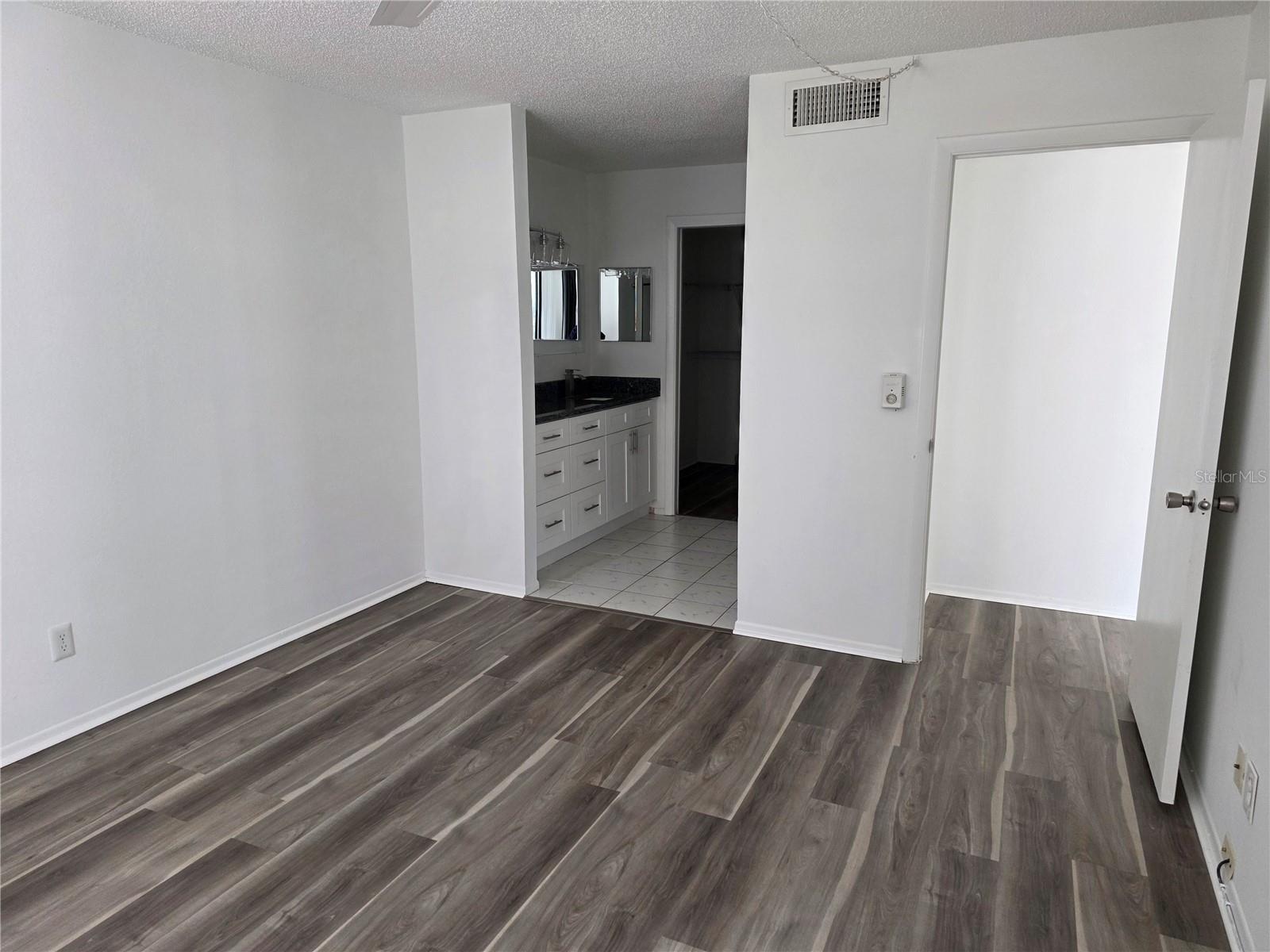 Image 18 of 32 For 14130 Rosemary Lane 2208