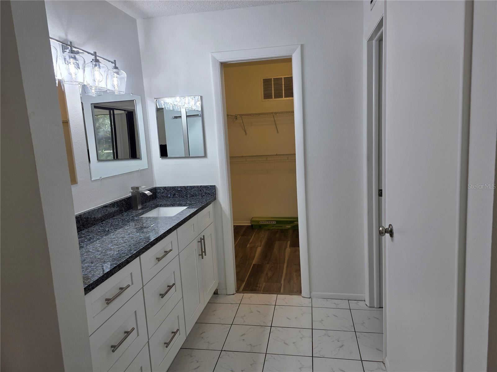 Image 19 of 32 For 14130 Rosemary Lane 2208