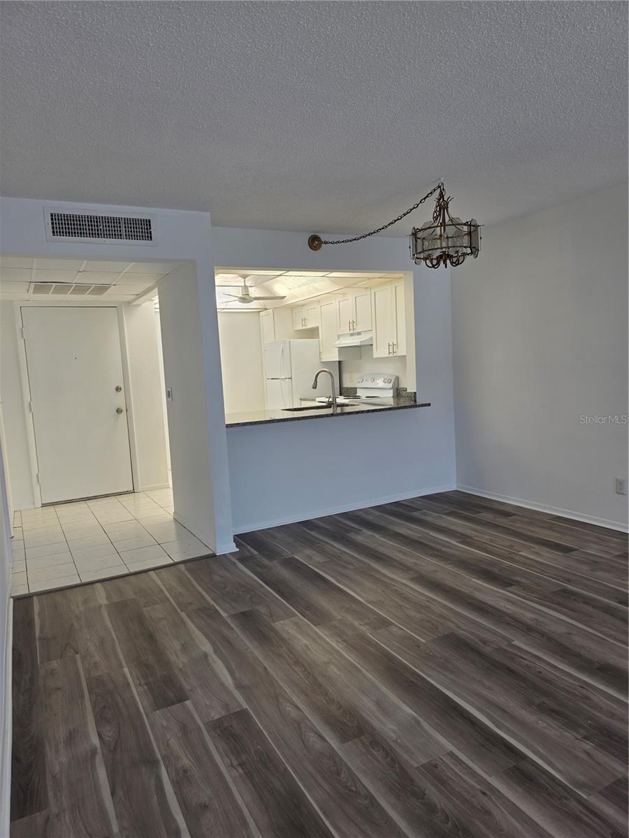 Image 4 of 32 For 14130 Rosemary Lane 2208