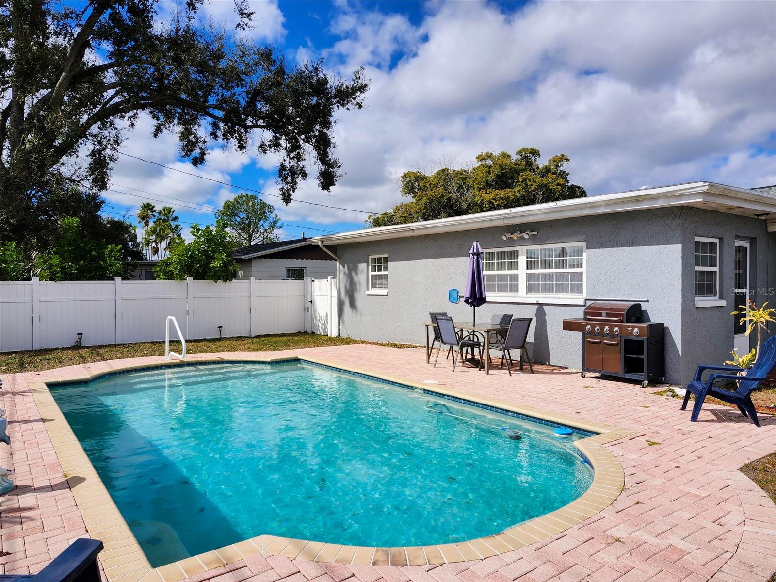 Image 5 of 38 For 5700 30th Avenue N