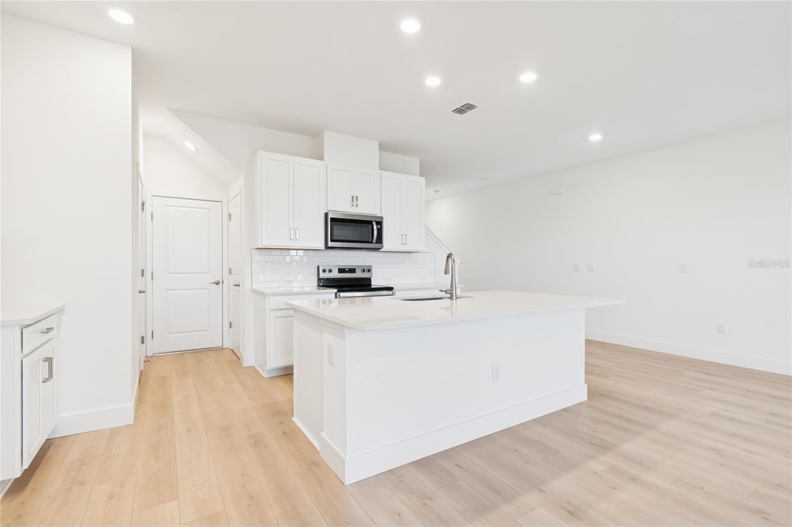 Image 5 of 44 For 11726 Full Moon Loop