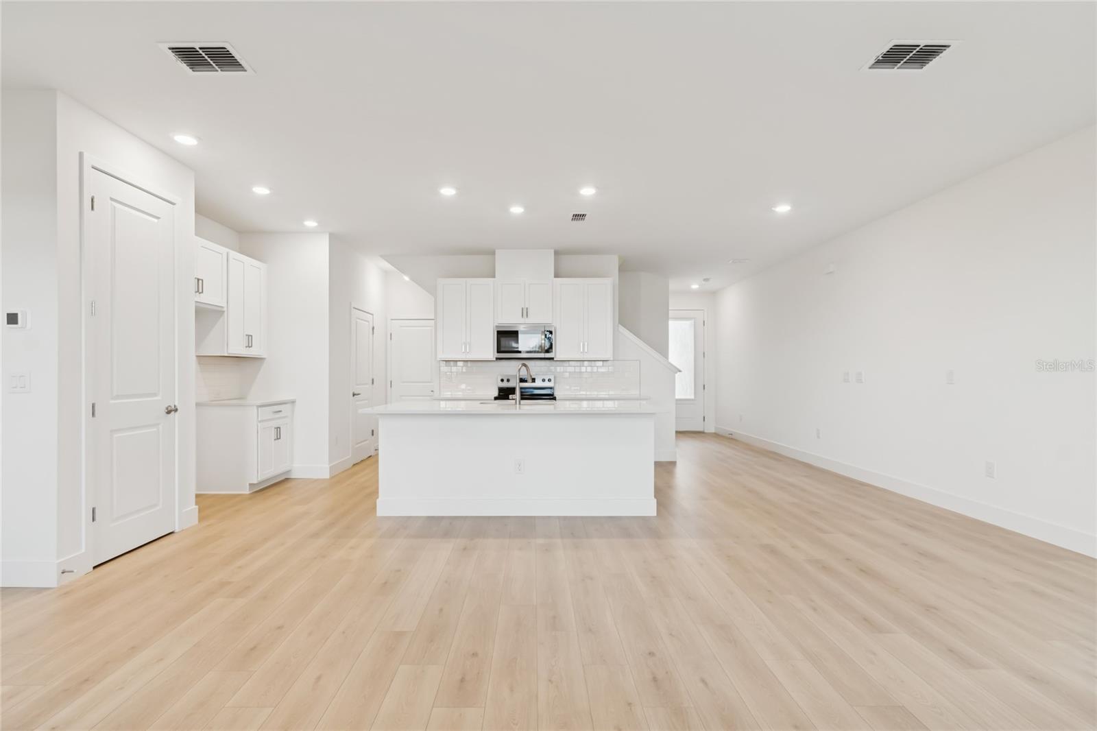 Image 7 of 44 For 11726 Full Moon Loop