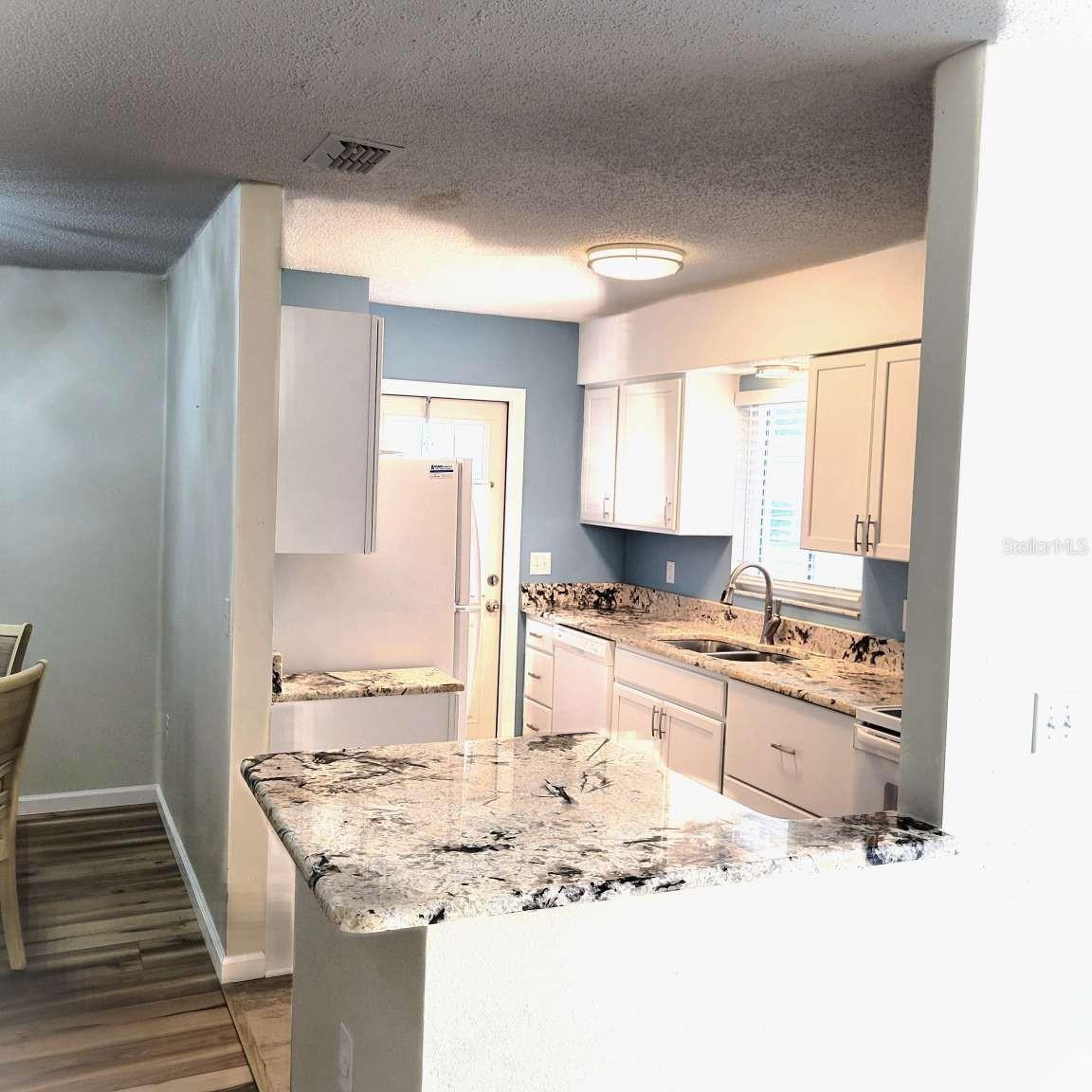 Image 3 of 20 For 456 Circlewood Drive L7