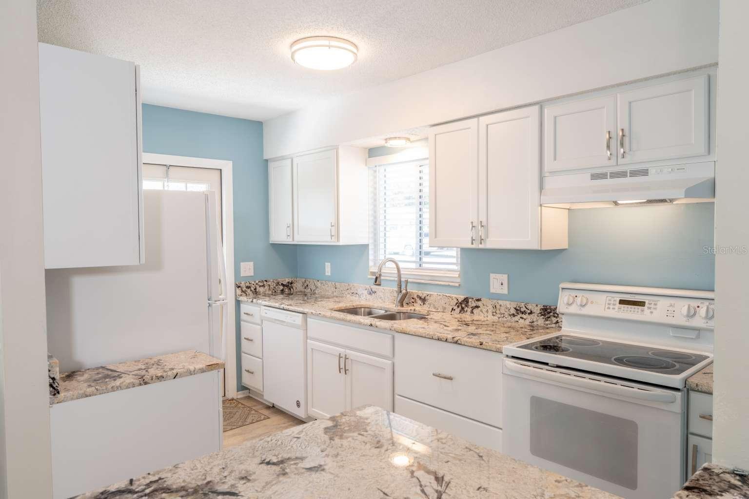 Image 5 of 20 For 456 Circlewood Drive L7