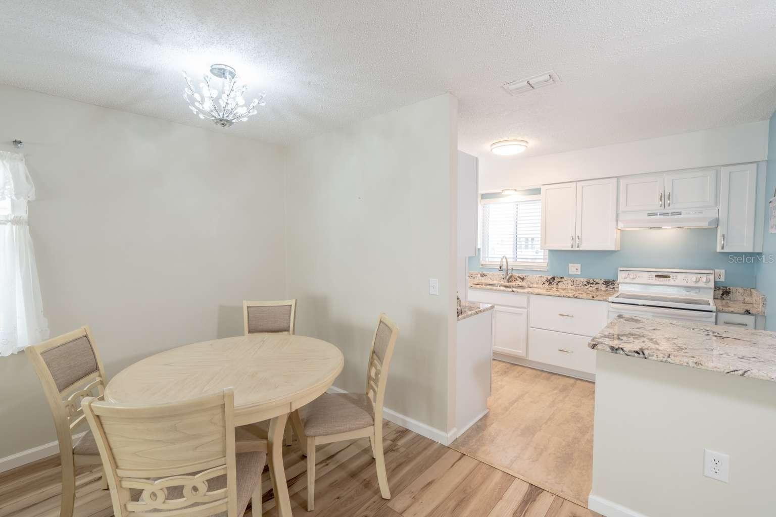 Image 6 of 20 For 456 Circlewood Drive L7