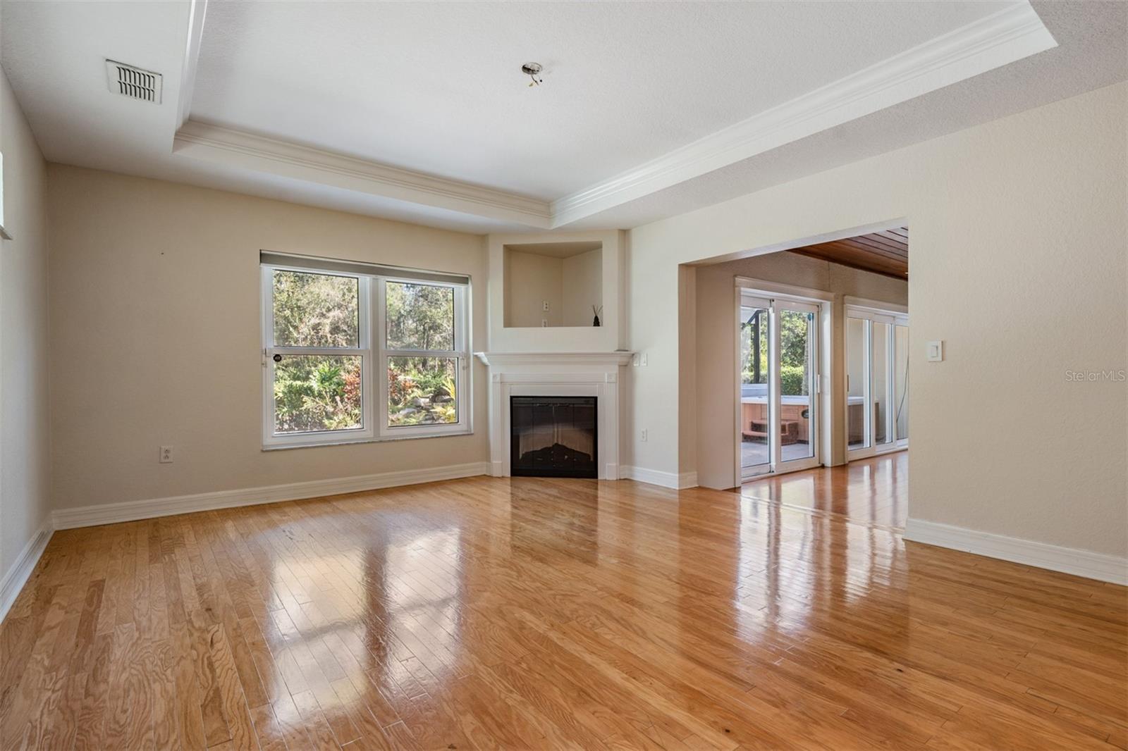 Image 14 of 99 For 10133 Collar Drive