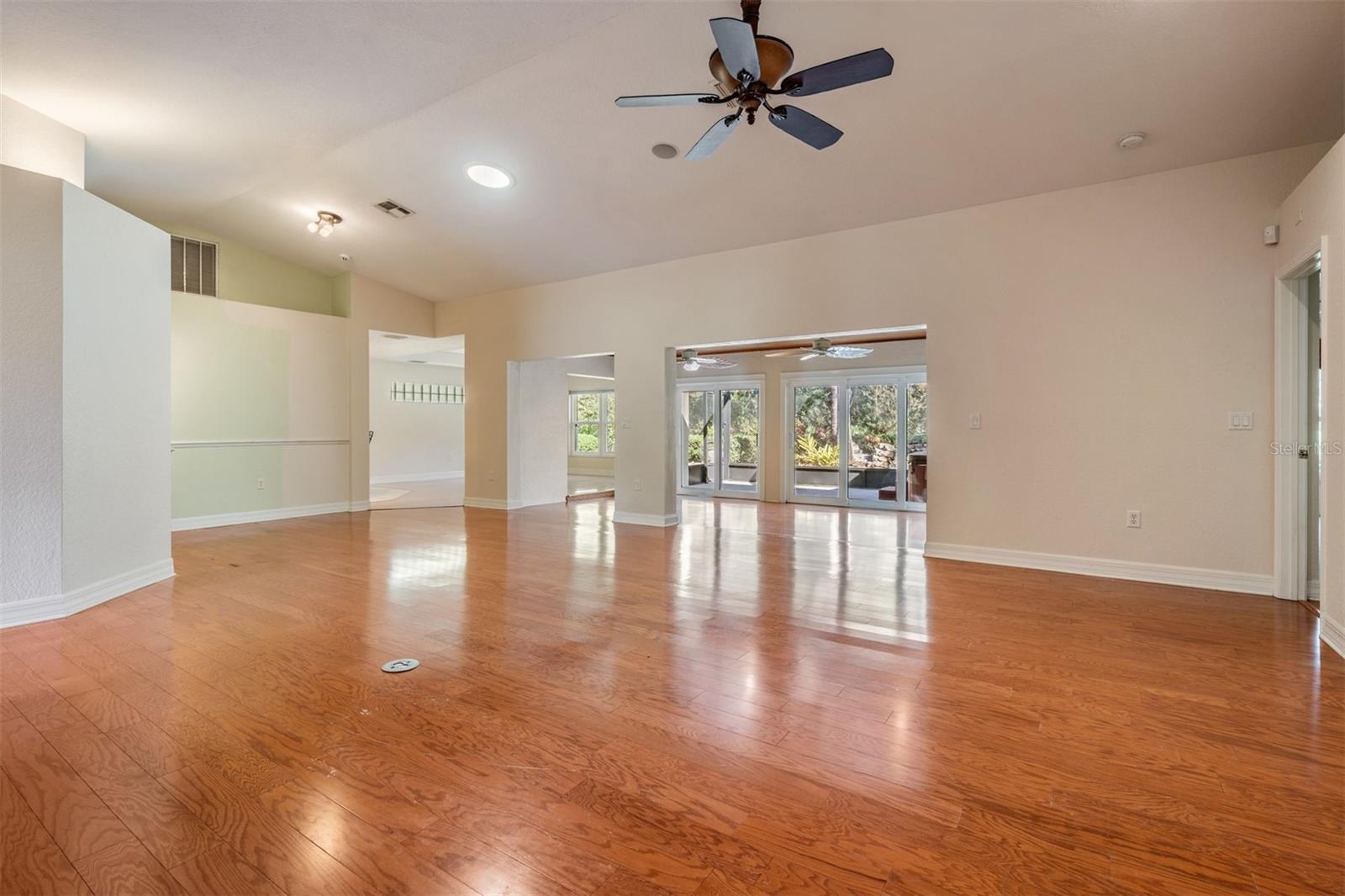 Image 34 of 99 For 10133 Collar Drive