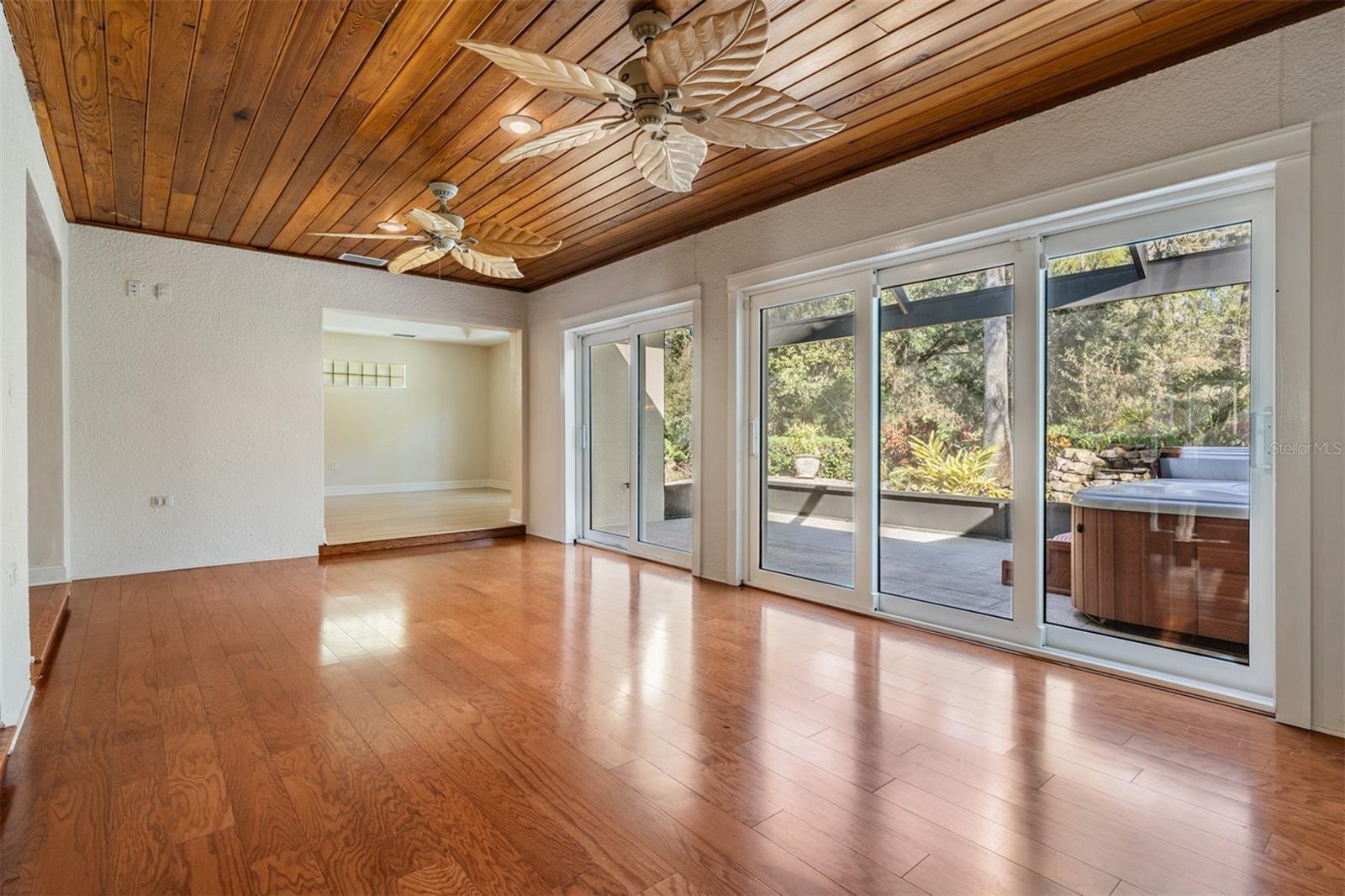 Image 8 of 99 For 10133 Collar Drive