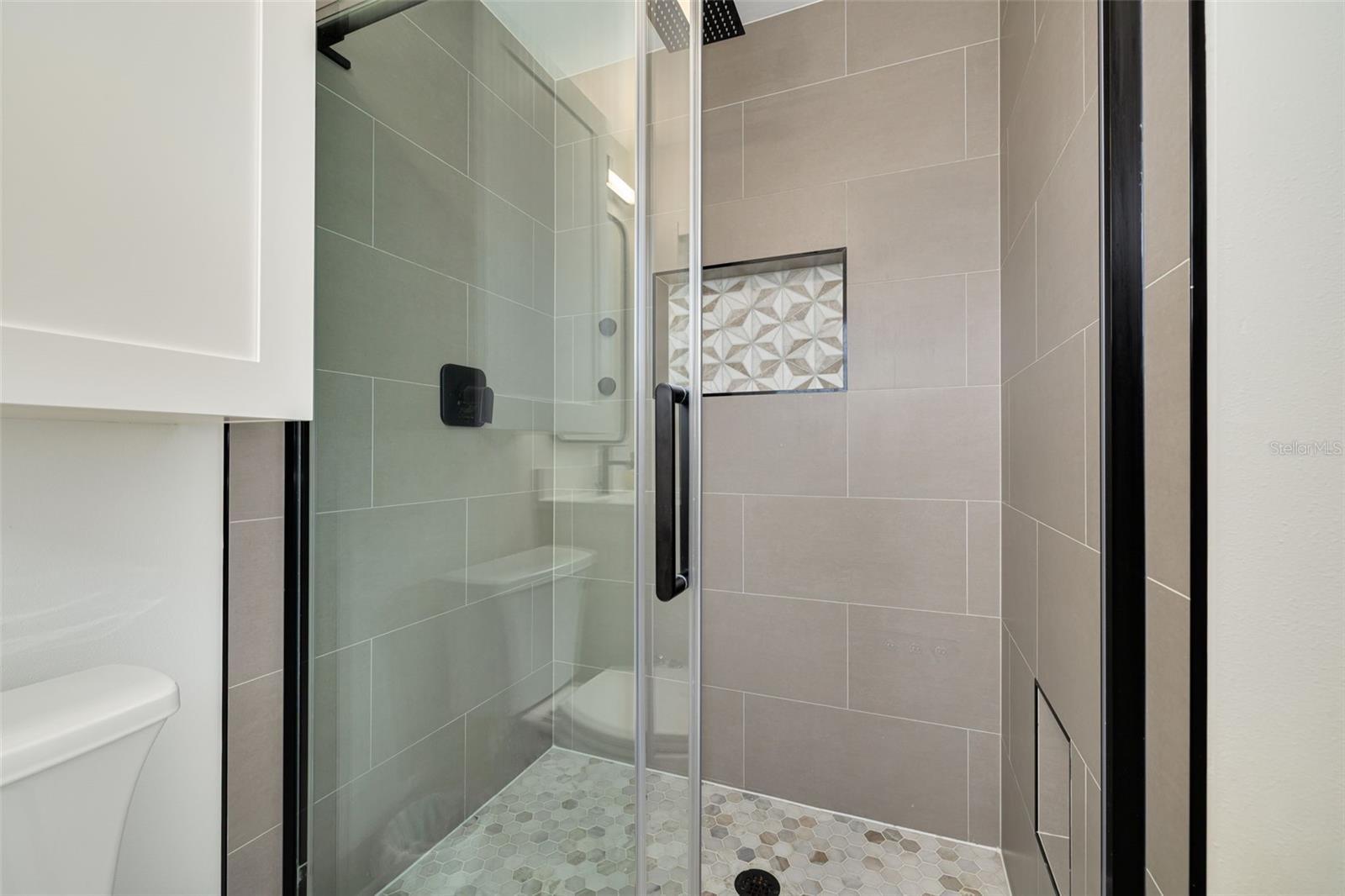 Image 22 of 36 For 1736 Algonquin Drive