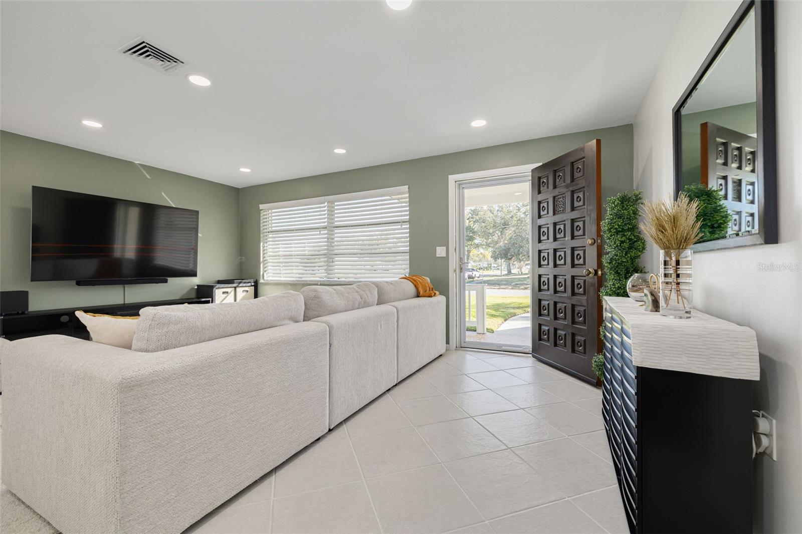 Image 4 of 36 For 1736 Algonquin Drive