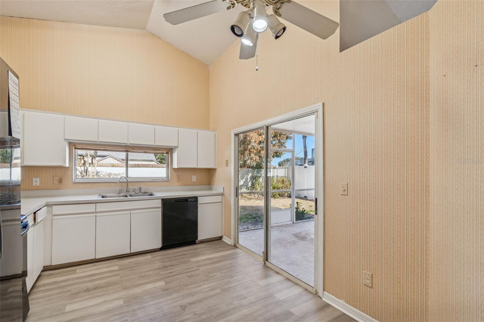 Image 7 of 24 For 669 Via Milano