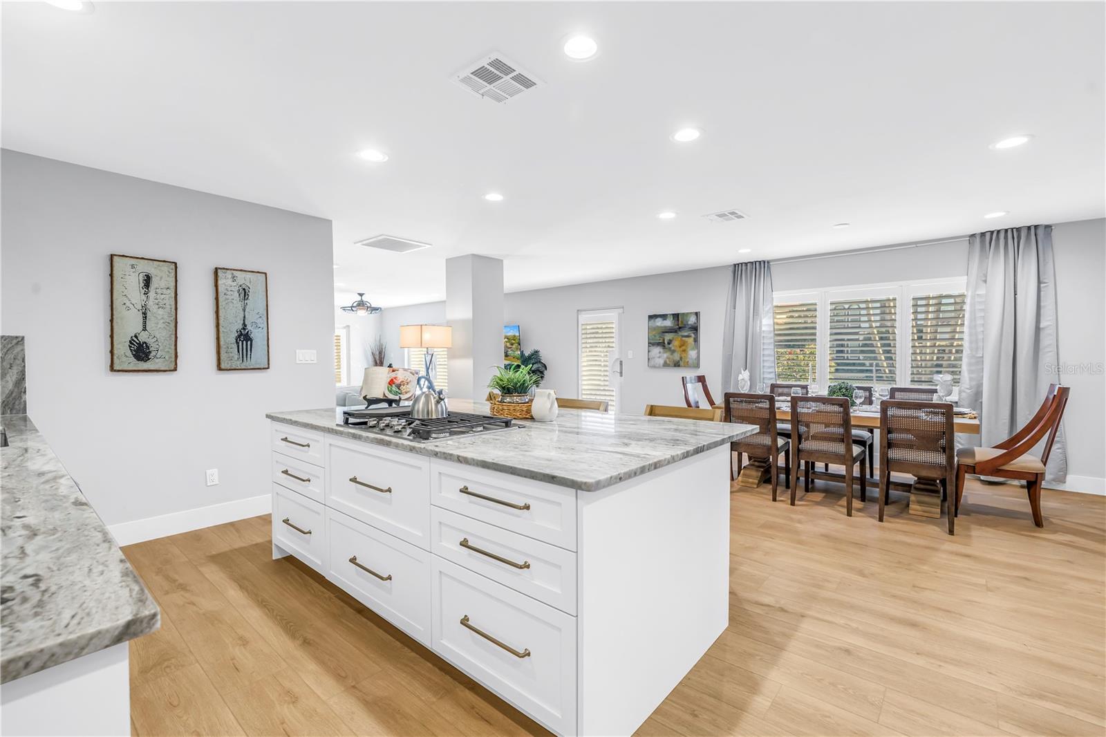 Image 10 of 54 For 134 Riviera Way Ne