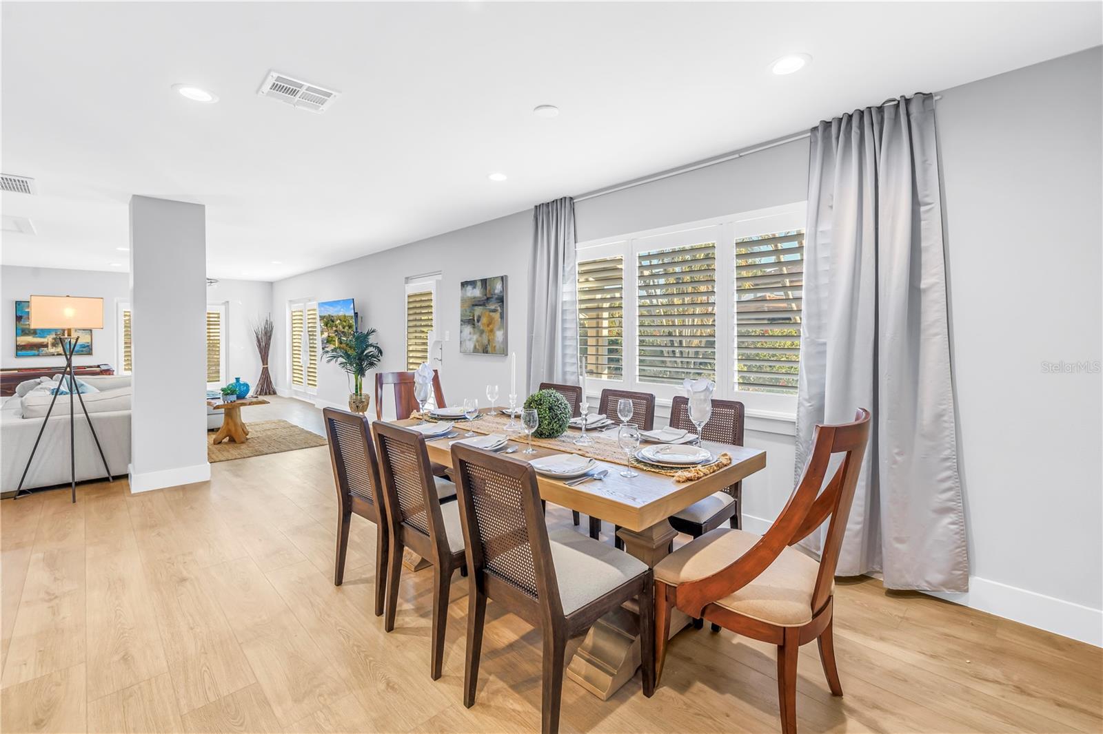 Image 15 of 54 For 134 Riviera Way Ne