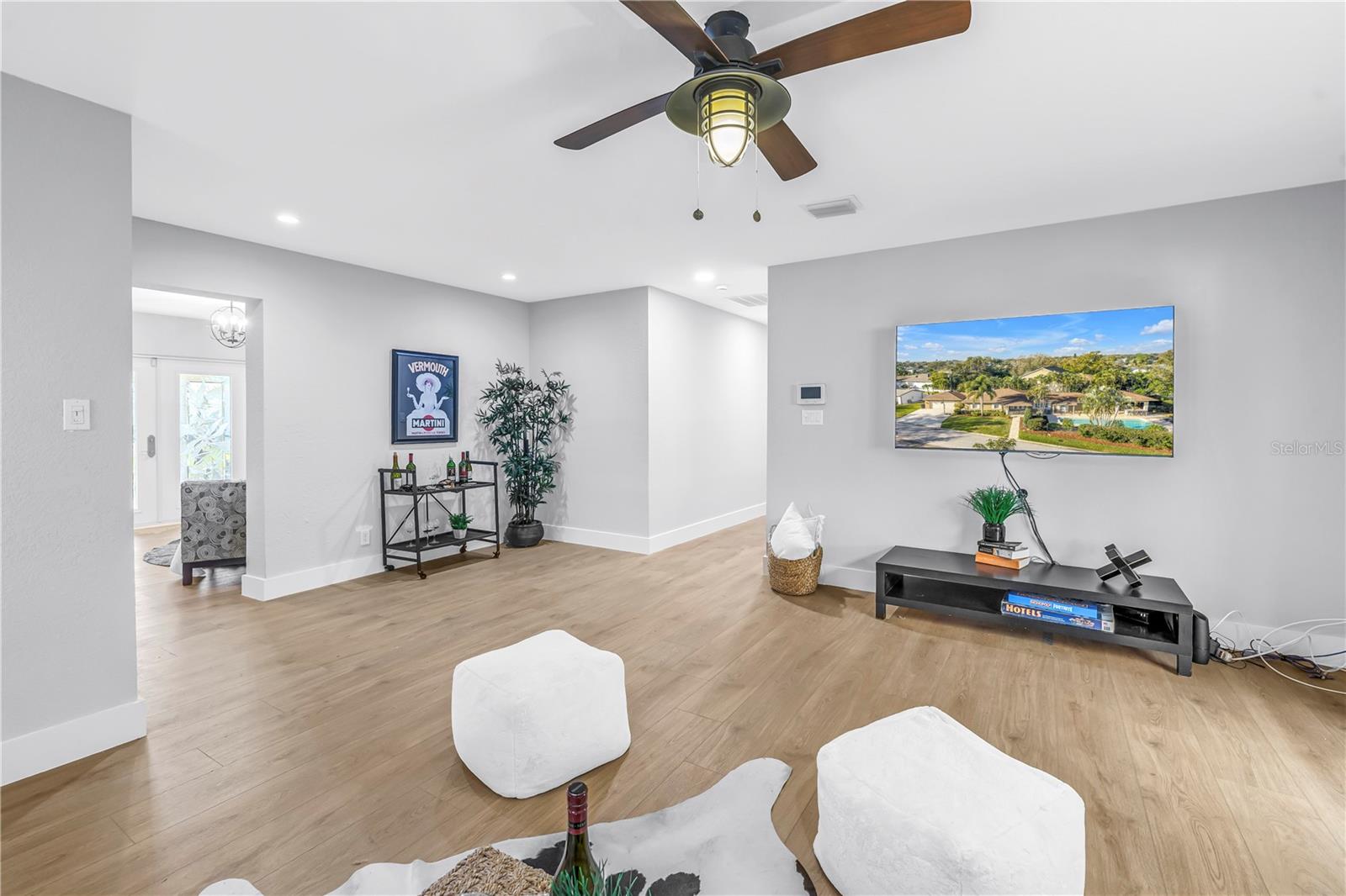 Image 20 of 54 For 134 Riviera Way Ne