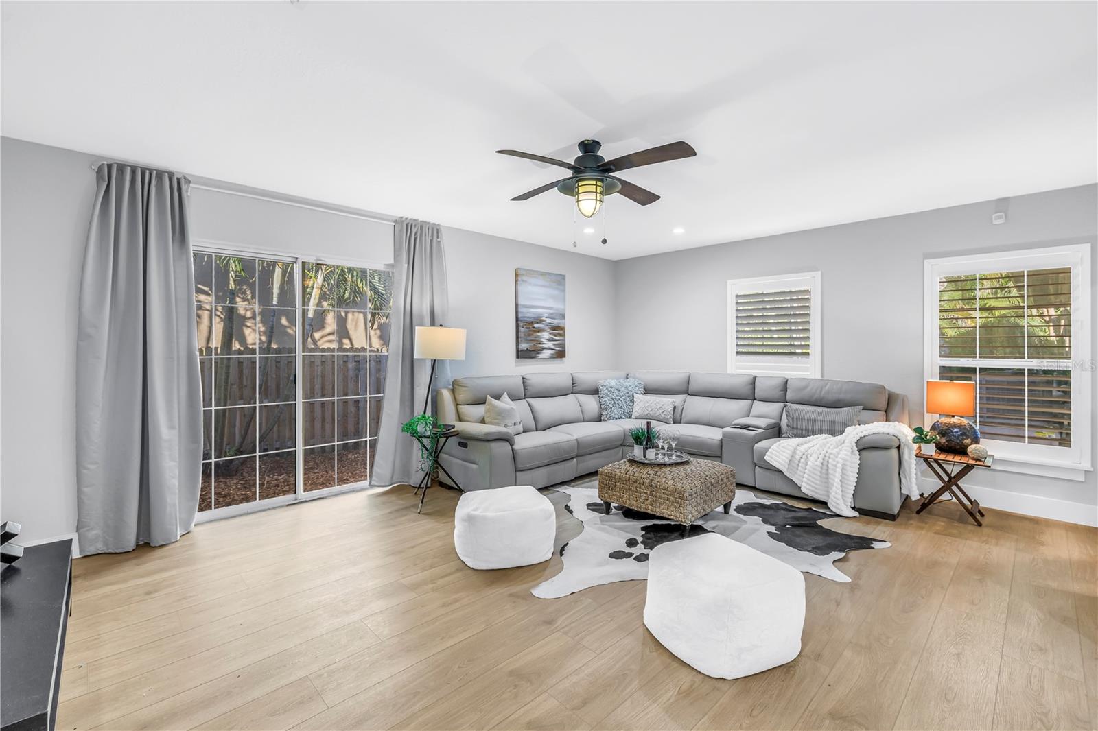 Image 21 of 54 For 134 Riviera Way Ne