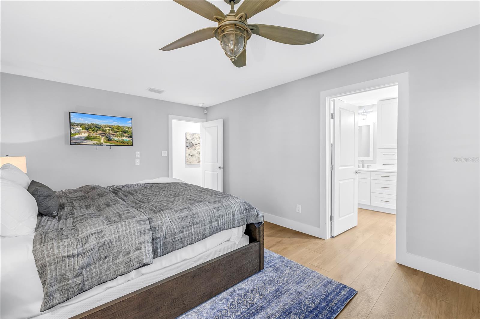 Image 23 of 54 For 134 Riviera Way Ne