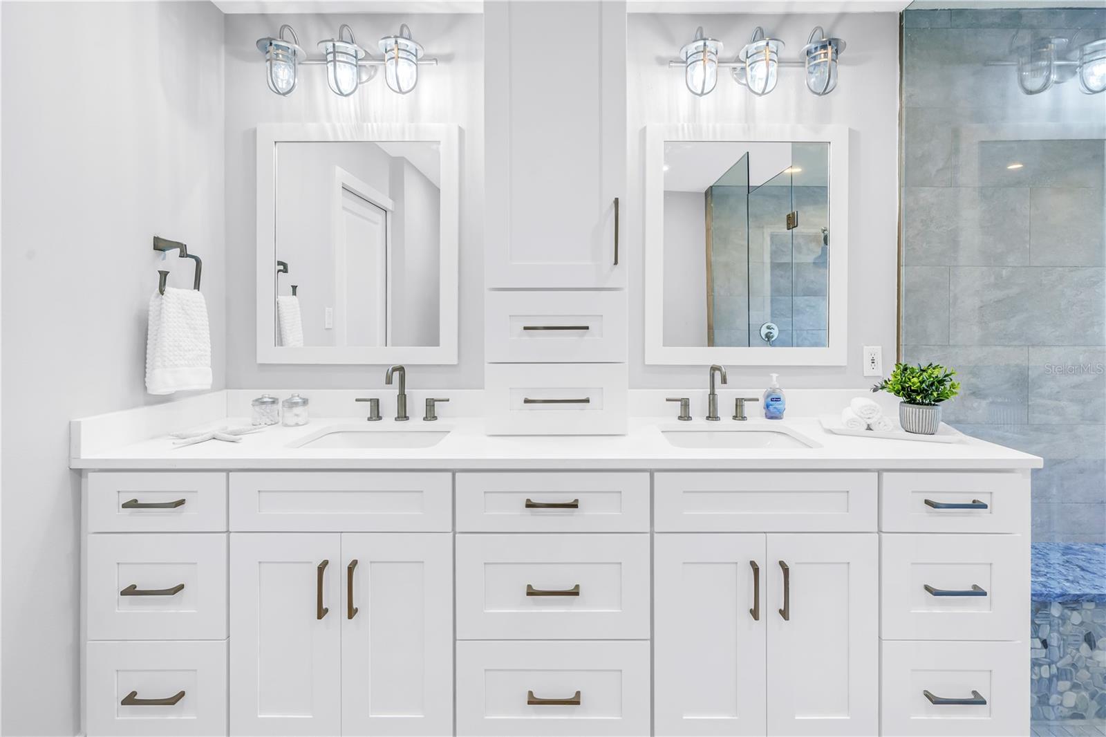 Image 24 of 54 For 134 Riviera Way Ne