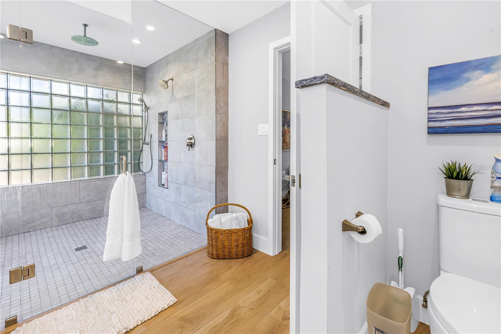 Image 25 of 54 For 134 Riviera Way Ne