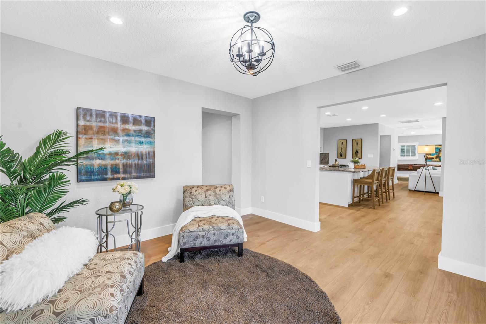 Image 6 of 54 For 134 Riviera Way Ne