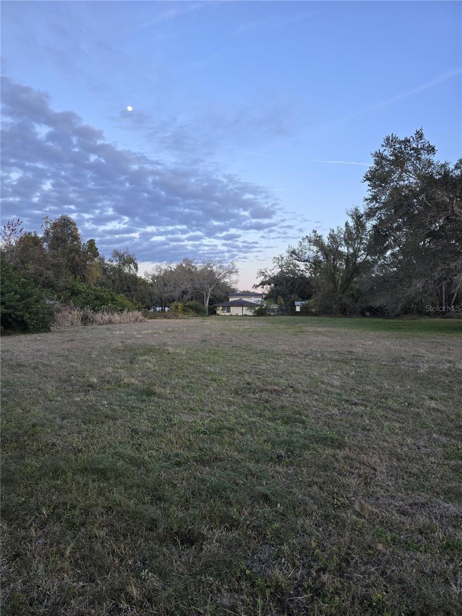 Image 2 of 4 For 5625 Rosemont Avenue