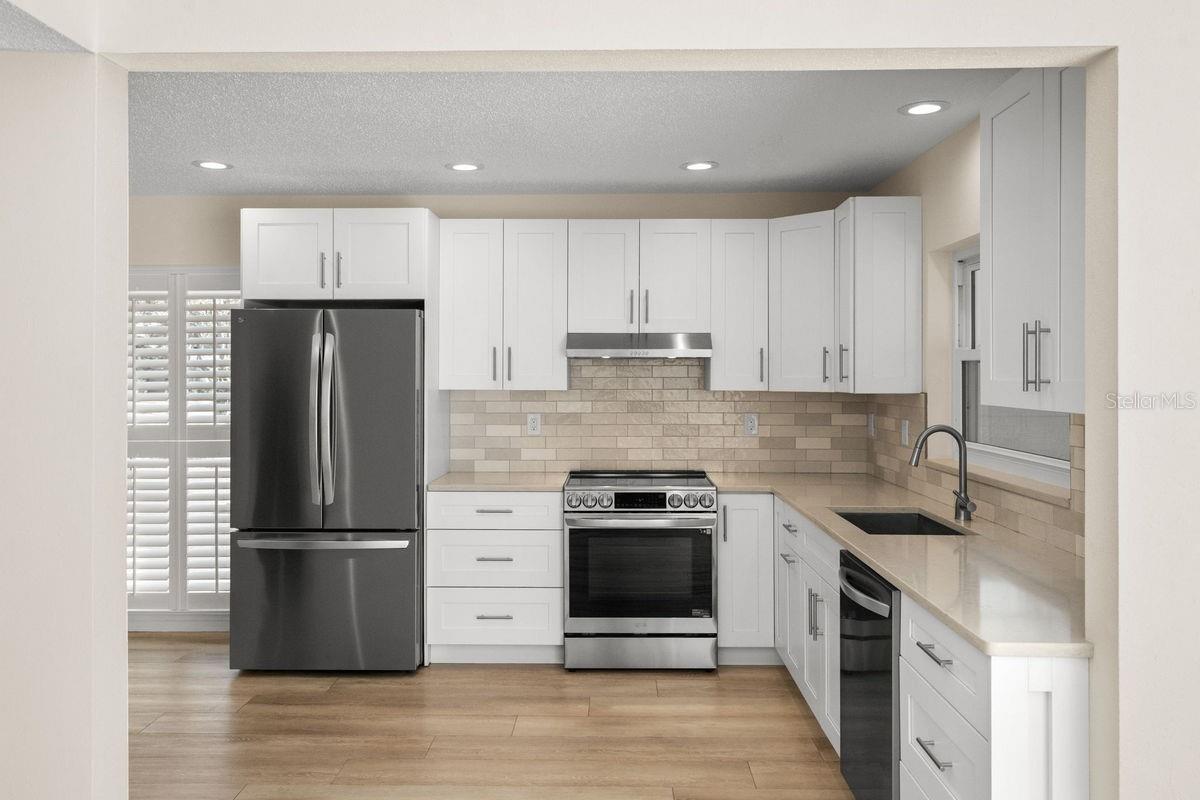 Image 10 of 70 For 1599 Amberlea Drive S