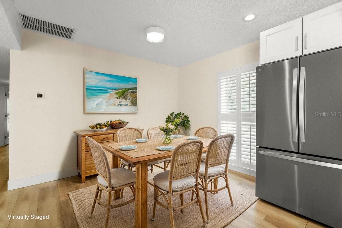 Image 12 of 70 For 1599 Amberlea Drive S