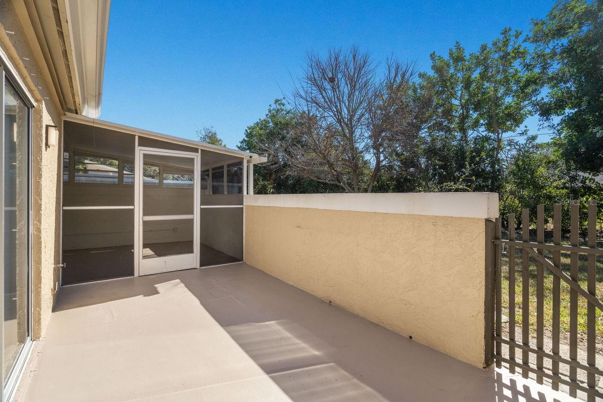 Image 38 of 70 For 1599 Amberlea Drive S