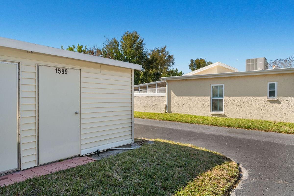 Image 42 of 70 For 1599 Amberlea Drive S