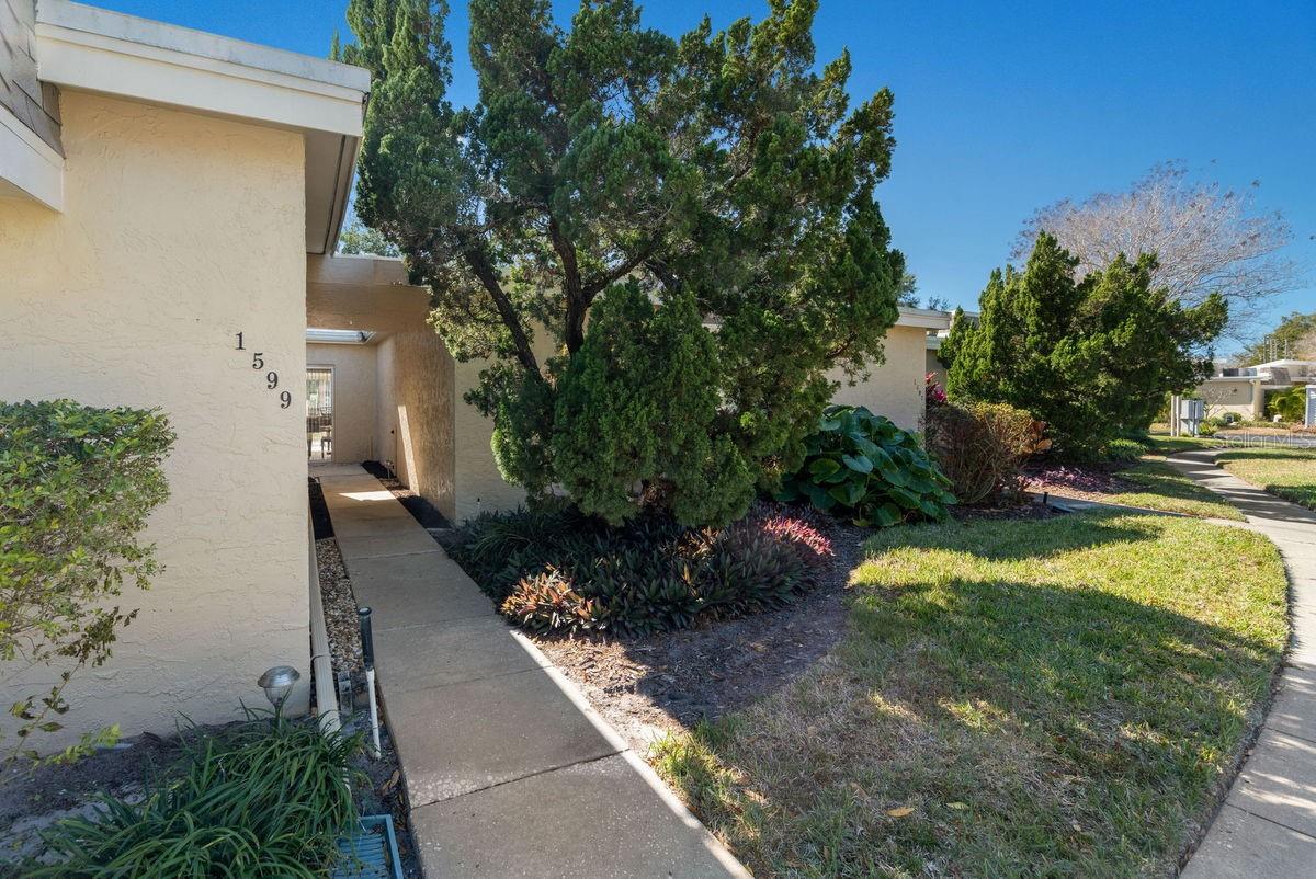 Image 44 of 70 For 1599 Amberlea Drive S