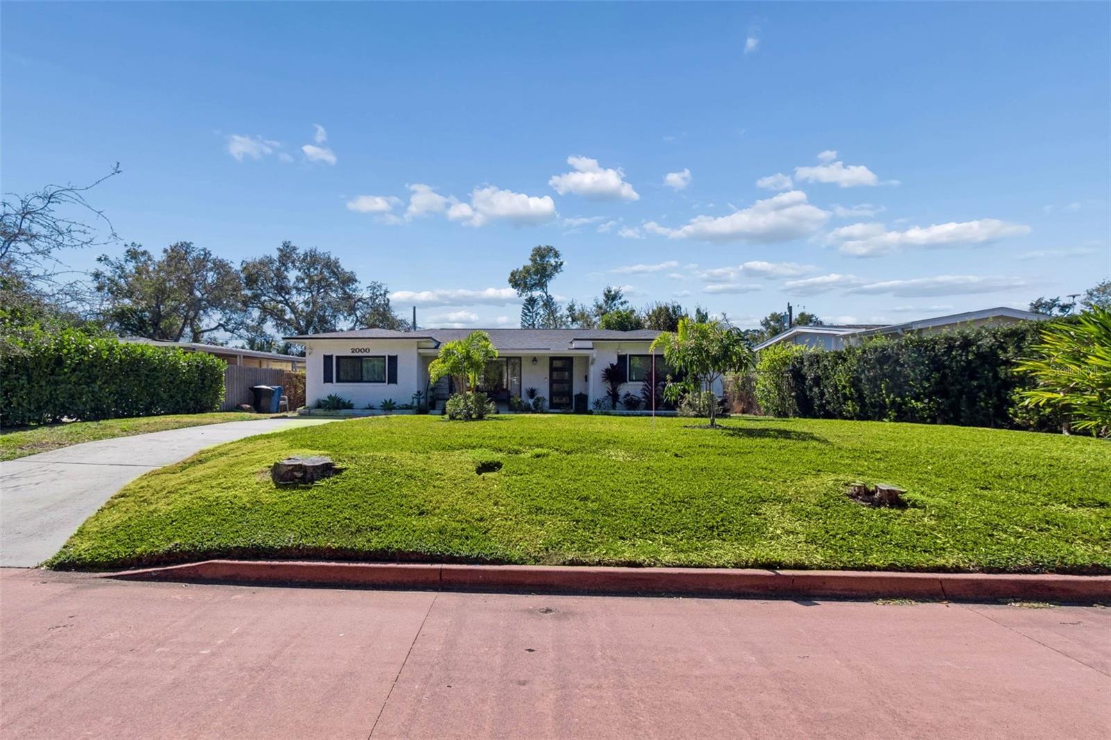 Image 2 of 84 For 2000 Serpentine Circle S