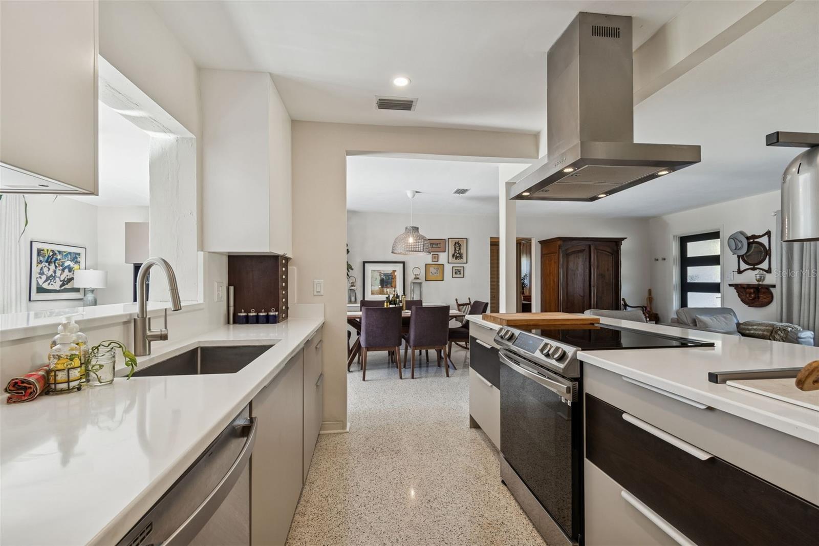 Image 25 of 84 For 2000 Serpentine Circle S