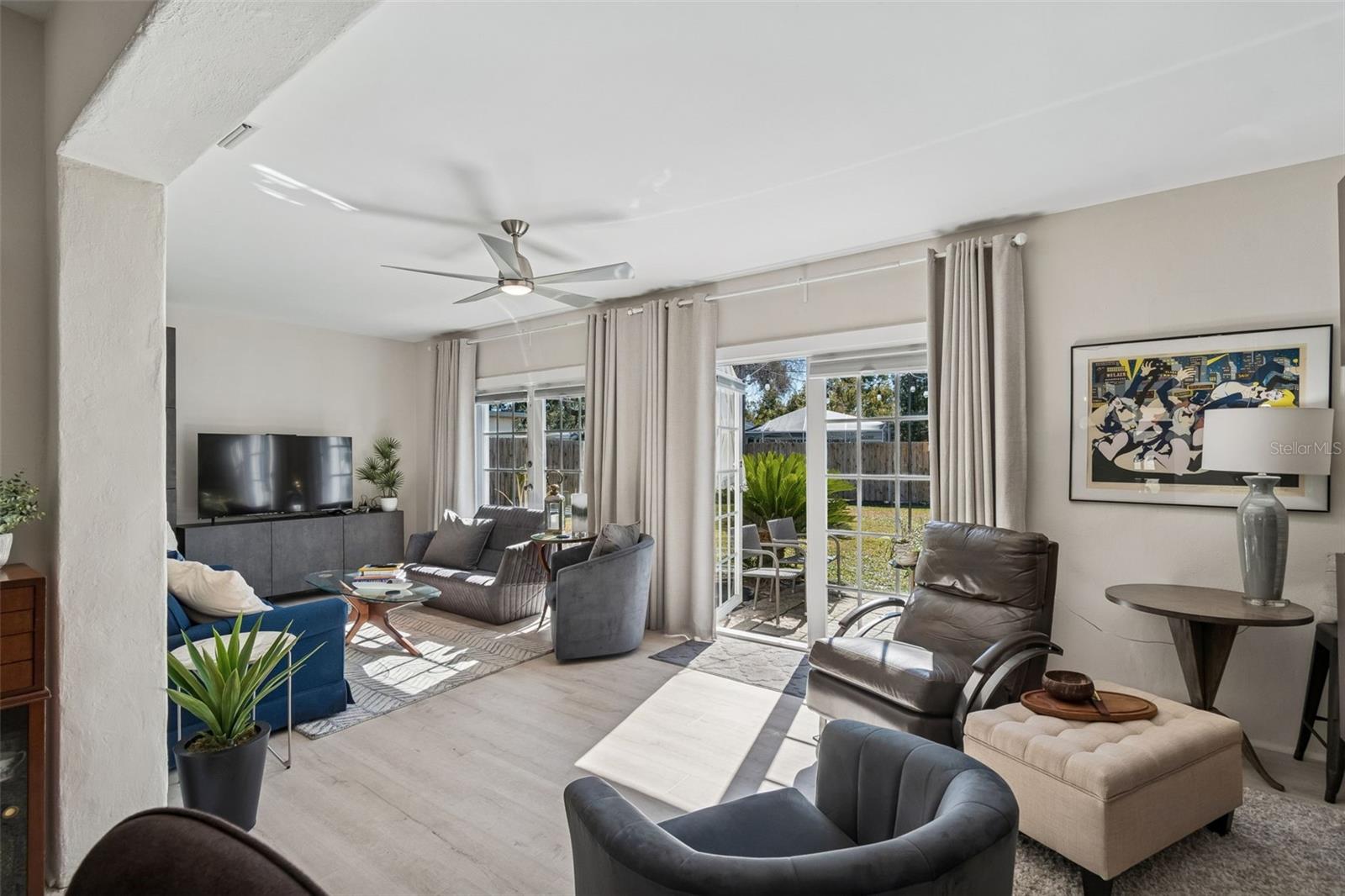 Image 28 of 84 For 2000 Serpentine Circle S