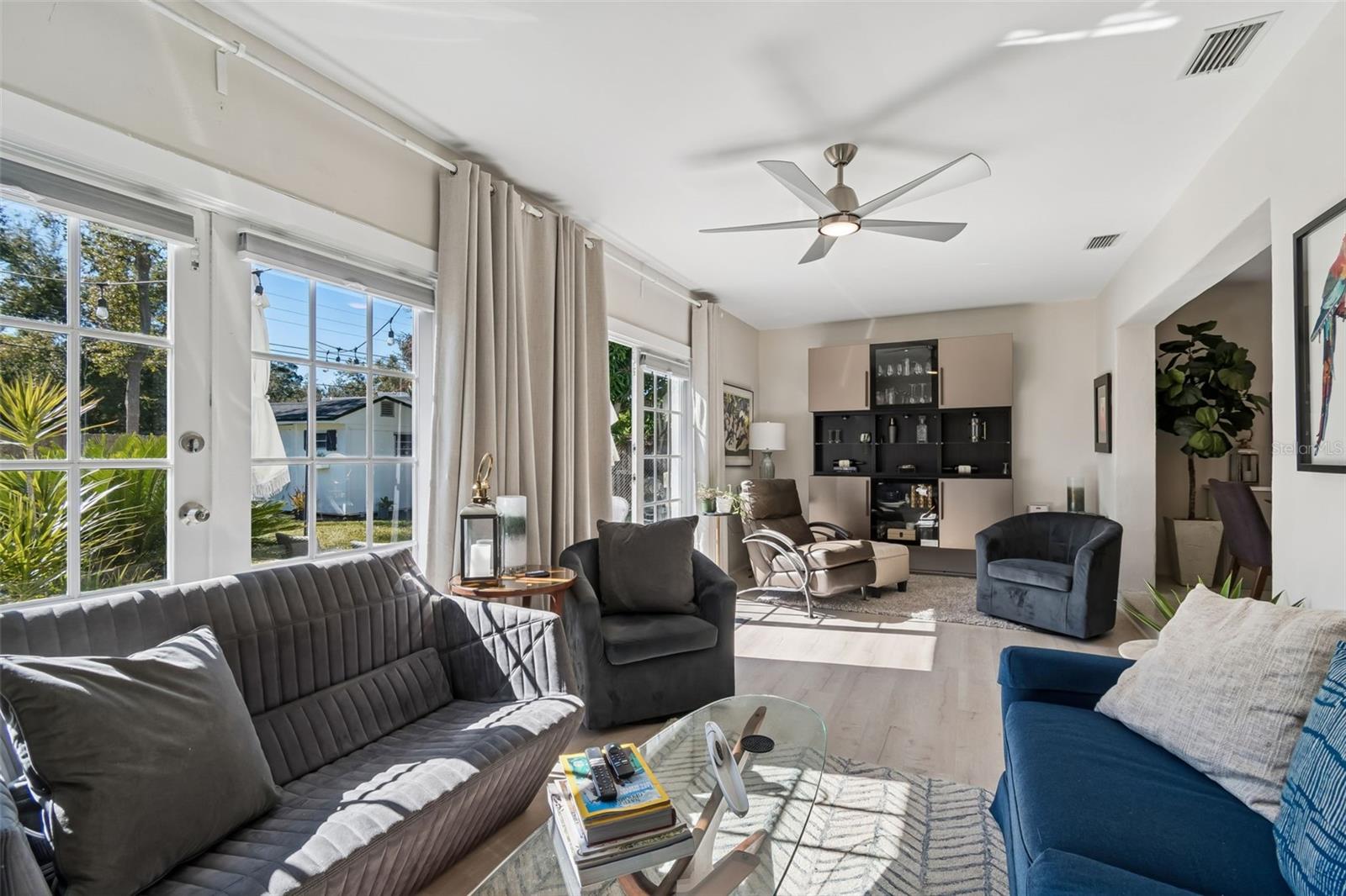 Image 32 of 84 For 2000 Serpentine Circle S