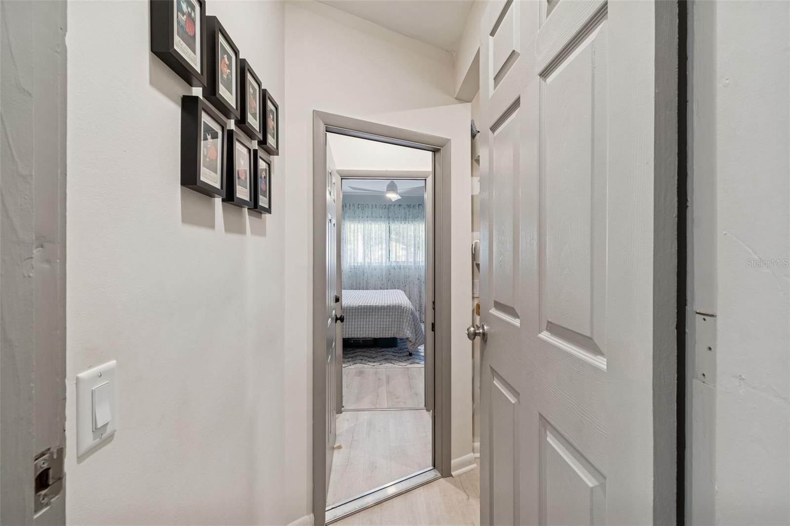 Image 39 of 84 For 2000 Serpentine Circle S