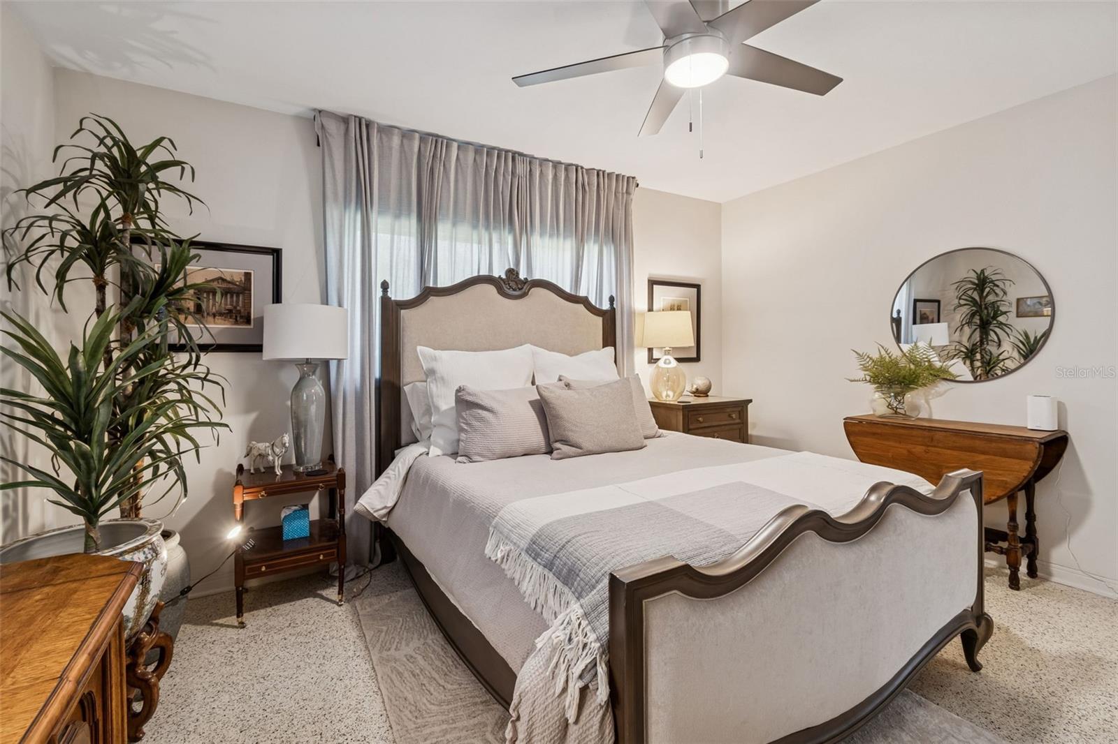 Image 48 of 84 For 2000 Serpentine Circle S