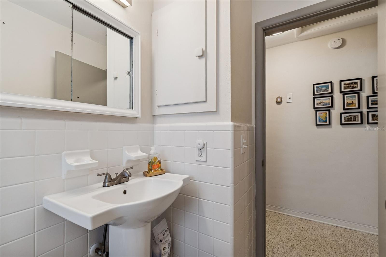 Image 53 of 84 For 2000 Serpentine Circle S