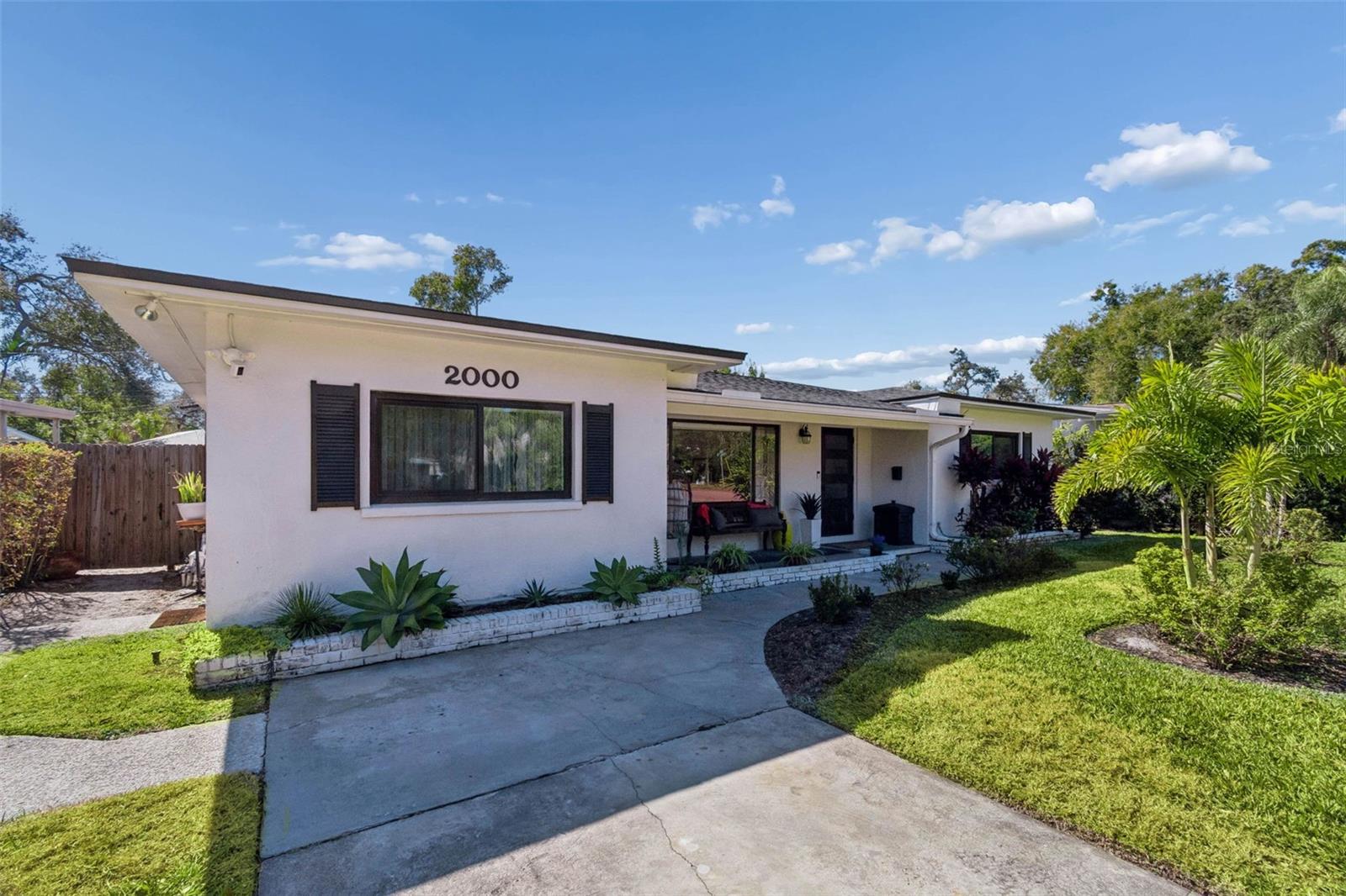 Image 6 of 84 For 2000 Serpentine Circle S