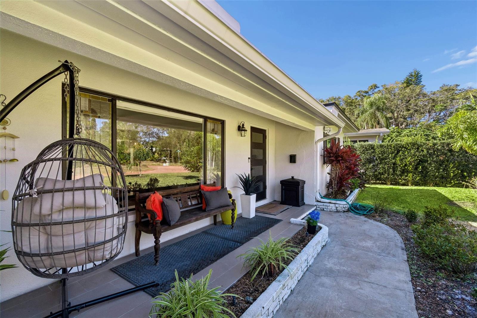 Image 9 of 84 For 2000 Serpentine Circle S