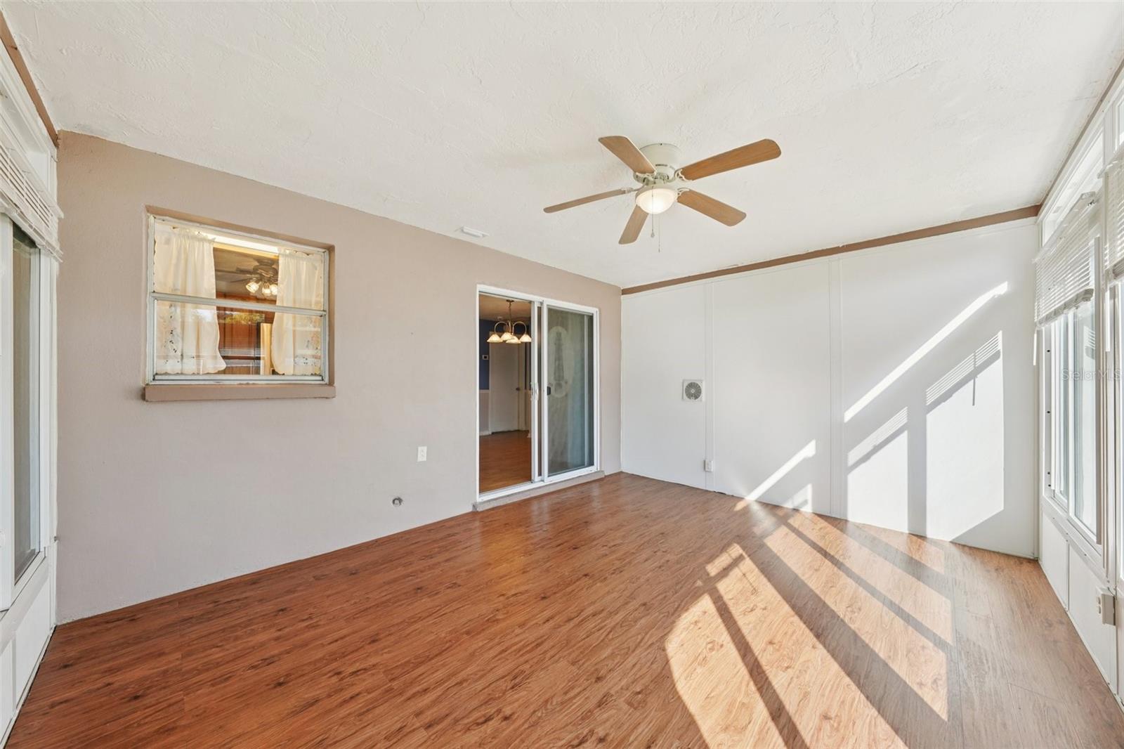 Image 41 of 69 For 1975 Temple Terrace