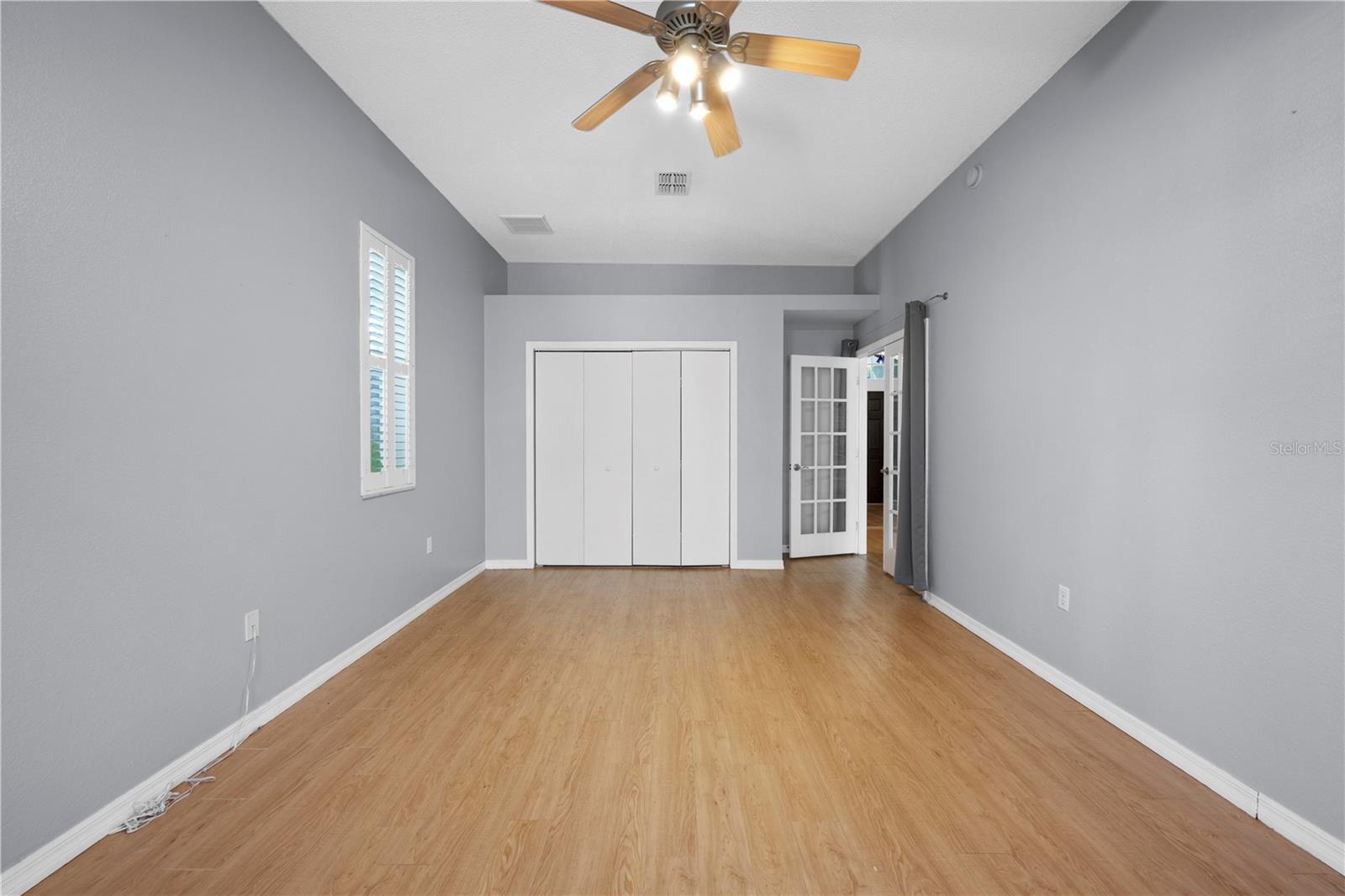 Listing photo id 17 for 5123 Shorewood Drive