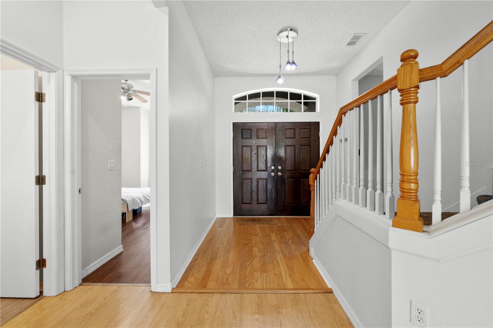 Listing photo id 18 for 5123 Shorewood Drive