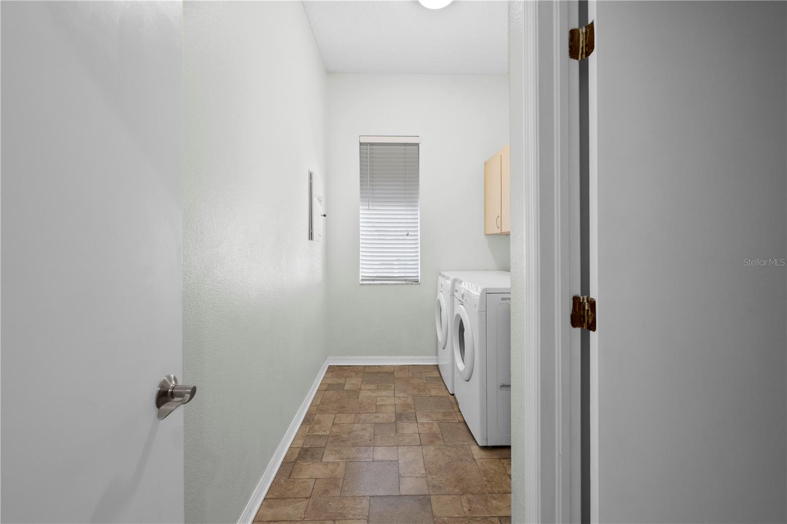 Listing photo id 32 for 5123 Shorewood Drive