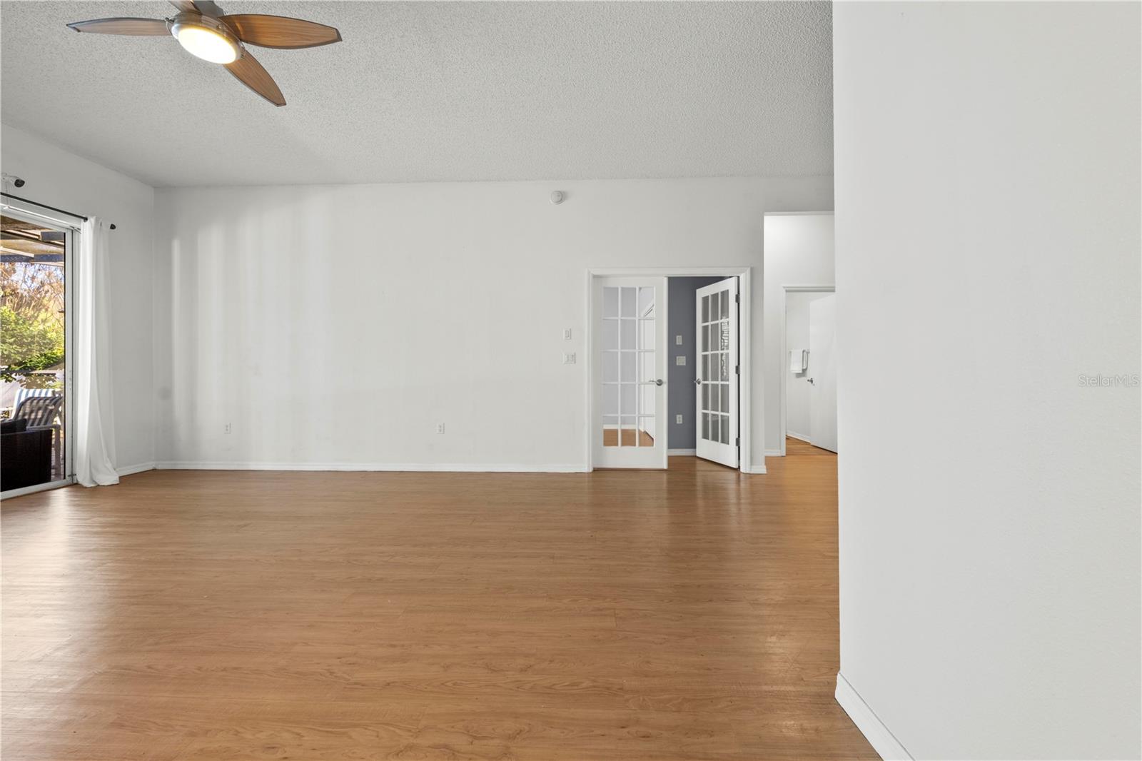 Listing photo id 38 for 5123 Shorewood Drive