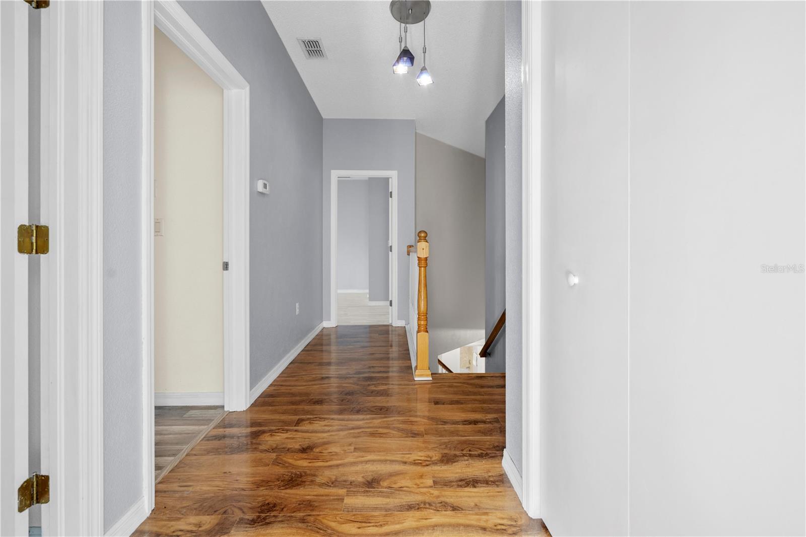 Listing photo id 39 for 5123 Shorewood Drive