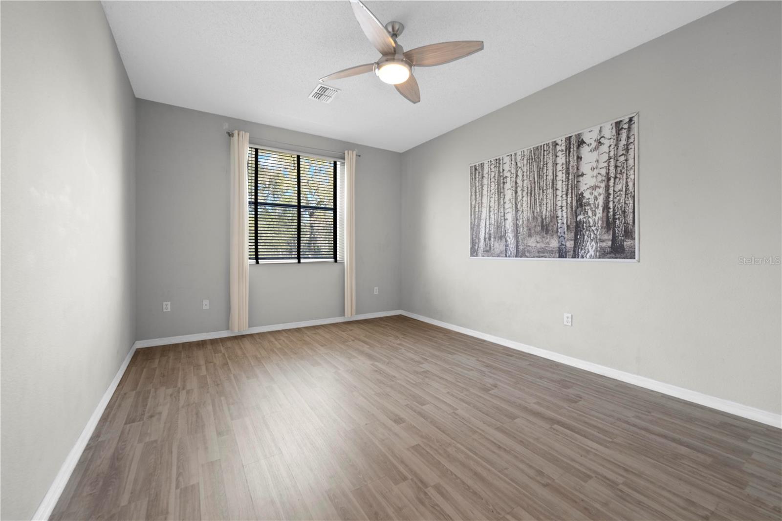 Listing photo id 42 for 5123 Shorewood Drive