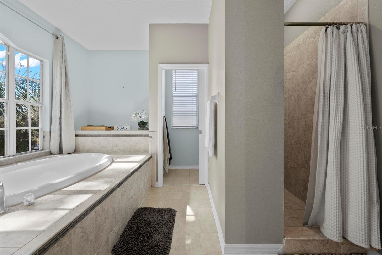 Listing photo id 49 for 5123 Shorewood Drive