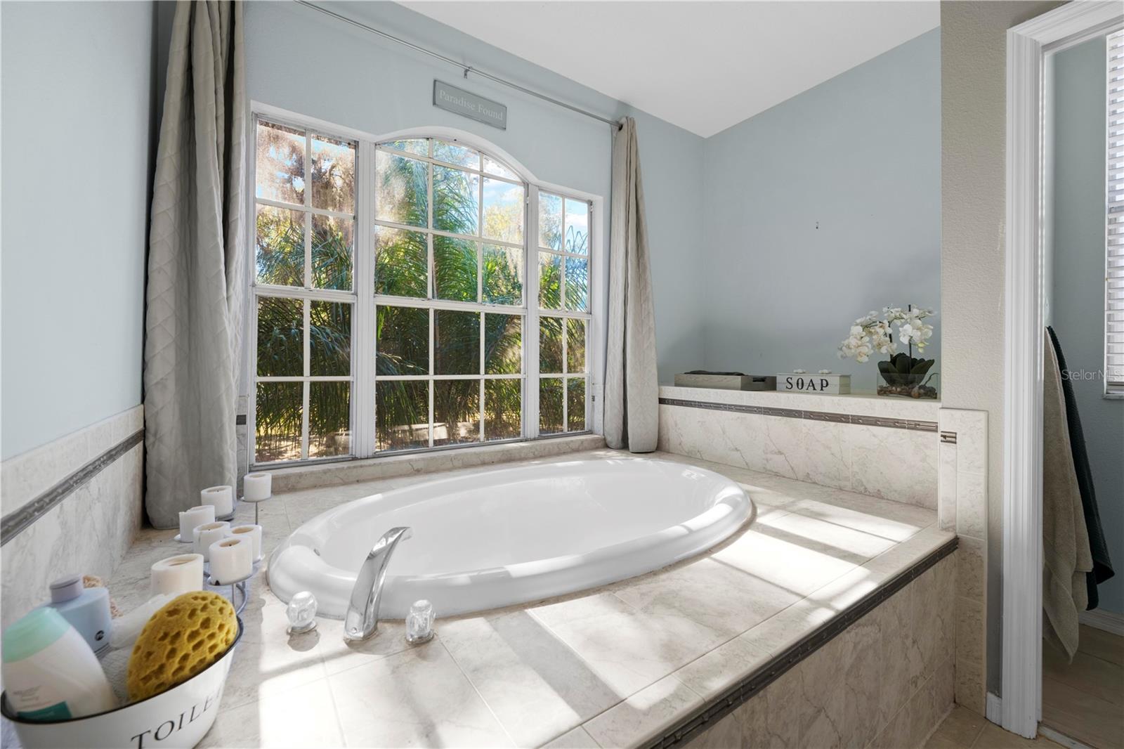 Listing photo id 50 for 5123 Shorewood Drive