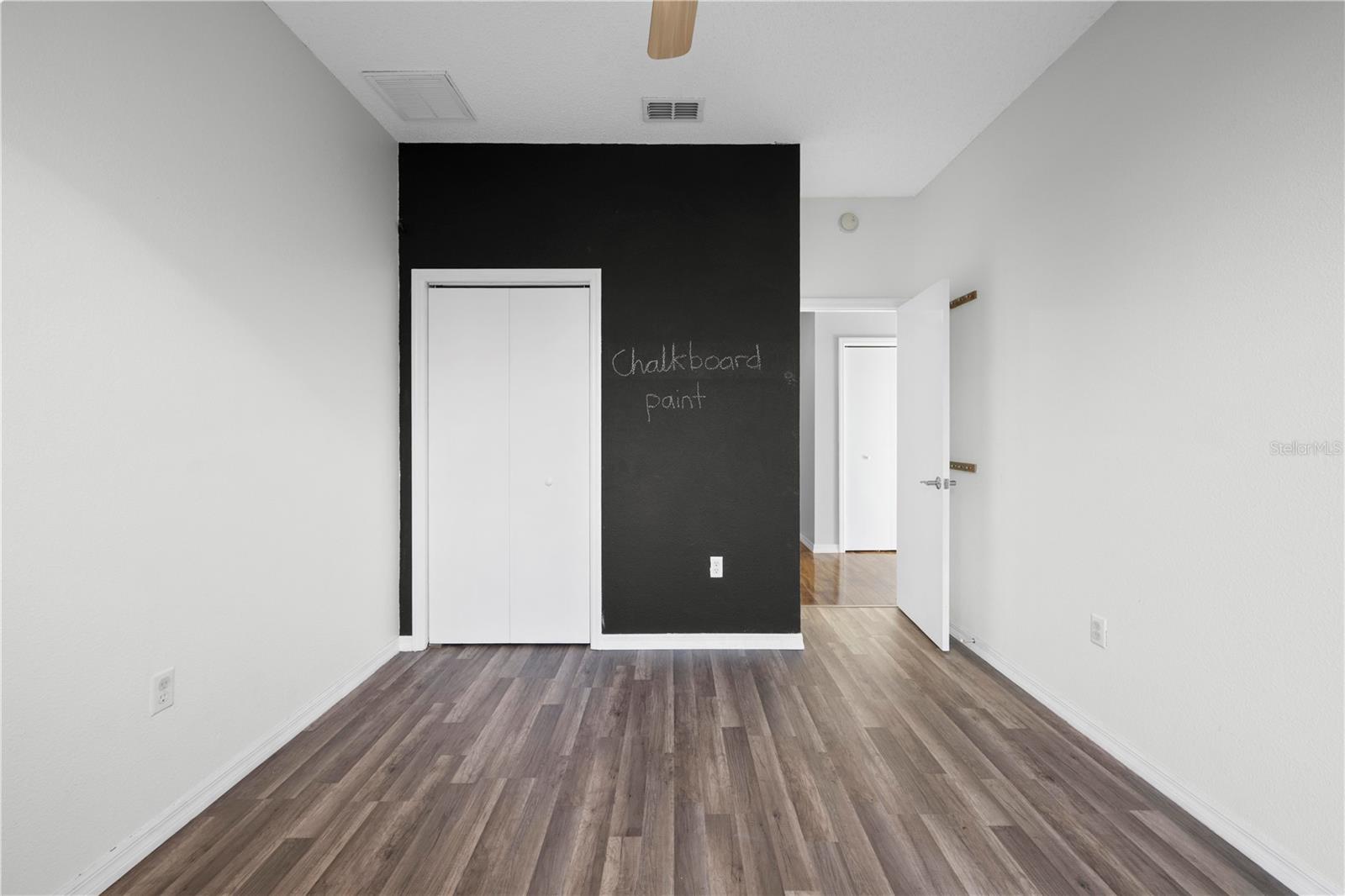 Listing photo id 54 for 5123 Shorewood Drive