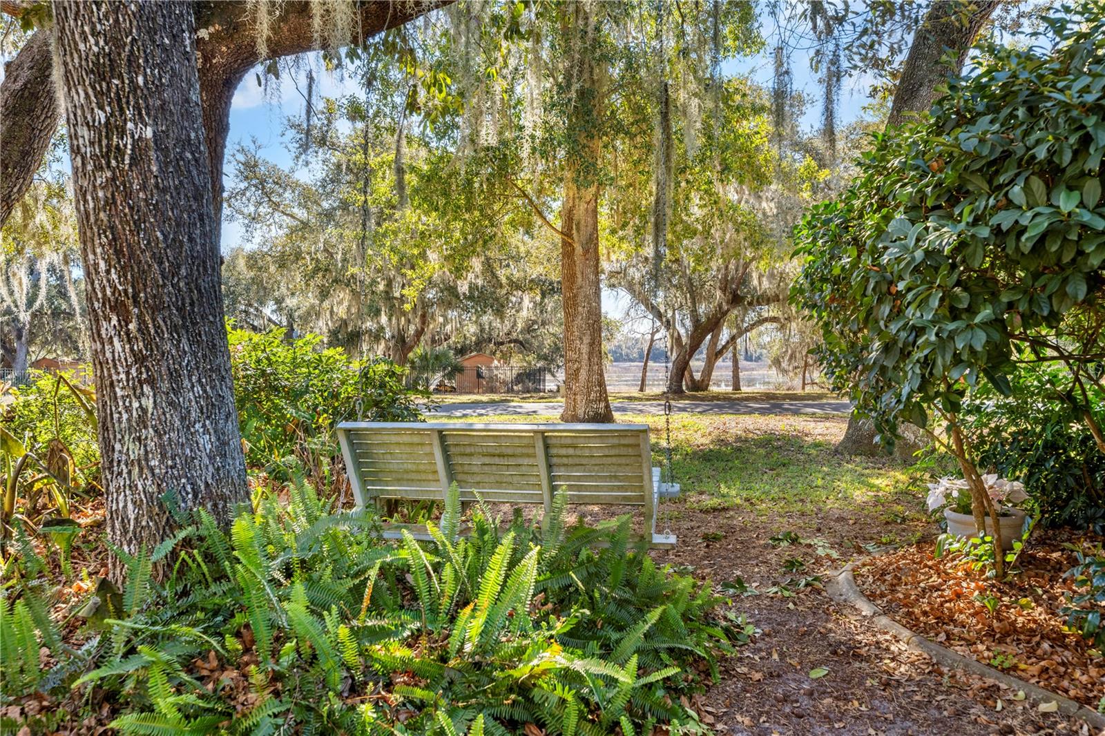 Listing photo id 62 for 5123 Shorewood Drive