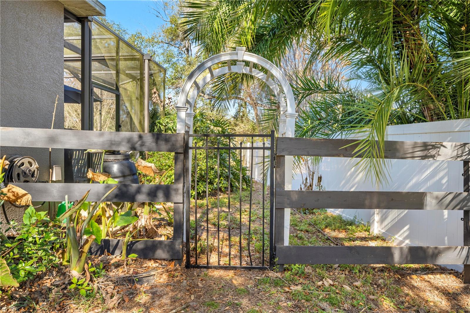 Listing photo id 63 for 5123 Shorewood Drive